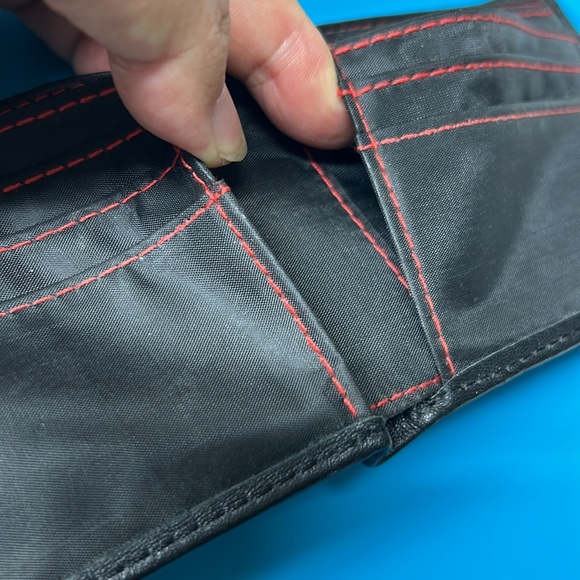 🖤Vtg QuickSilver leather bifold wallet - Picture 9 of 16